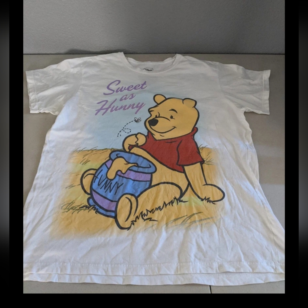 Disney Parks Rare Vintage Retro Winnie Pooh Bear Tshirt Top Cute Nostalgia